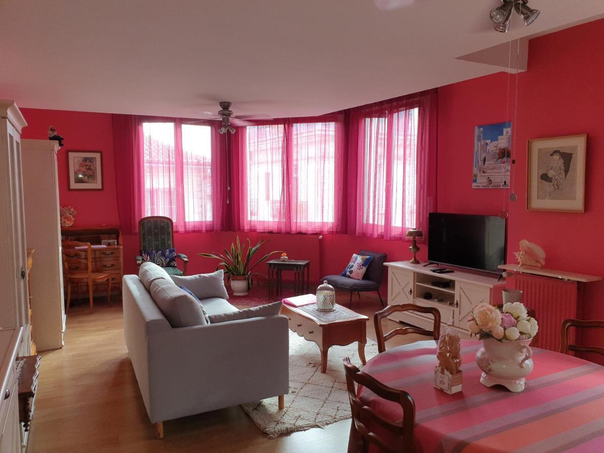 Appartement LA VIE EN ROSE Périgueux Exterior foto