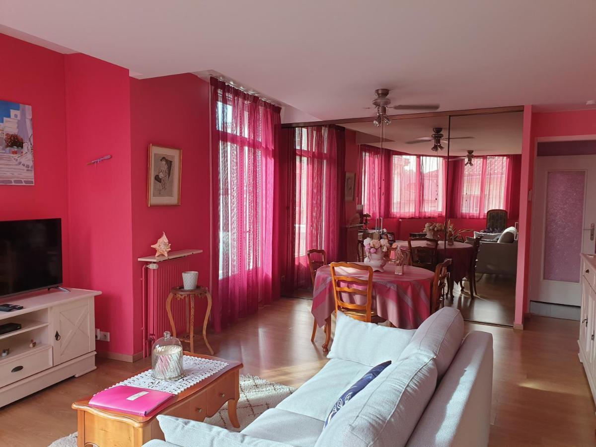 Appartement LA VIE EN ROSE Périgueux Exterior foto